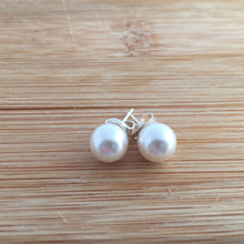 Simple Pearl Stud Earrings (6 Colours)